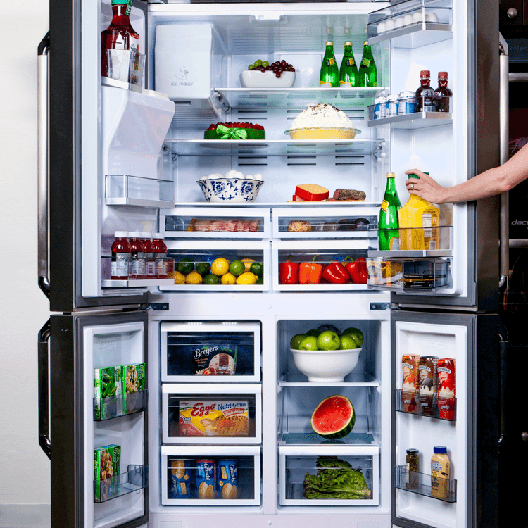 Храните холодильник на 30 % пустым